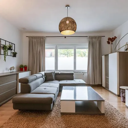 Huswell - Lovely Retreat For 4 *